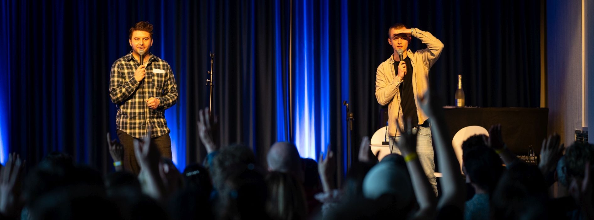 Satznachvorn. „Poetry-Slam“.