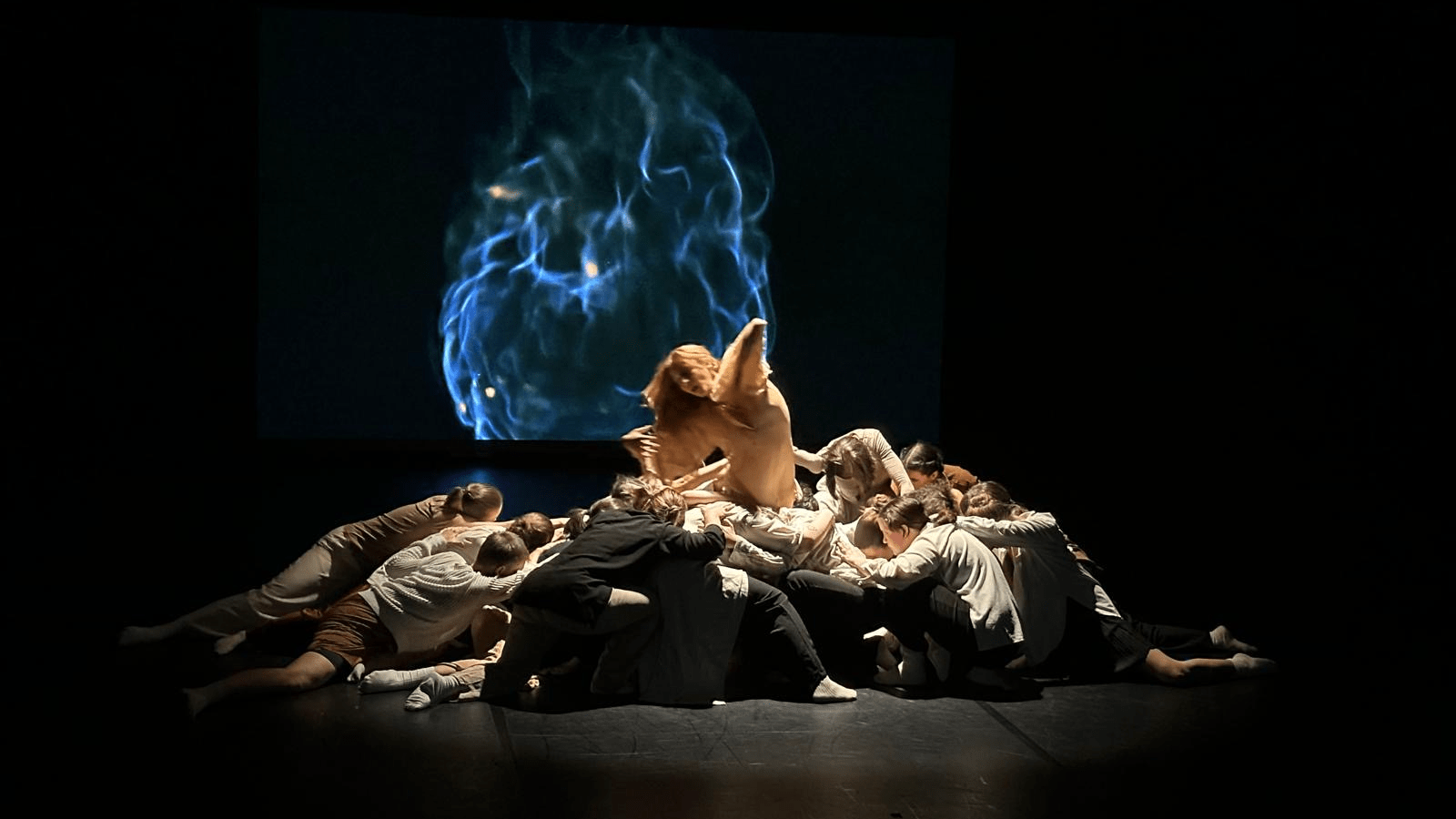 Fragments – Tanztheater Performance.