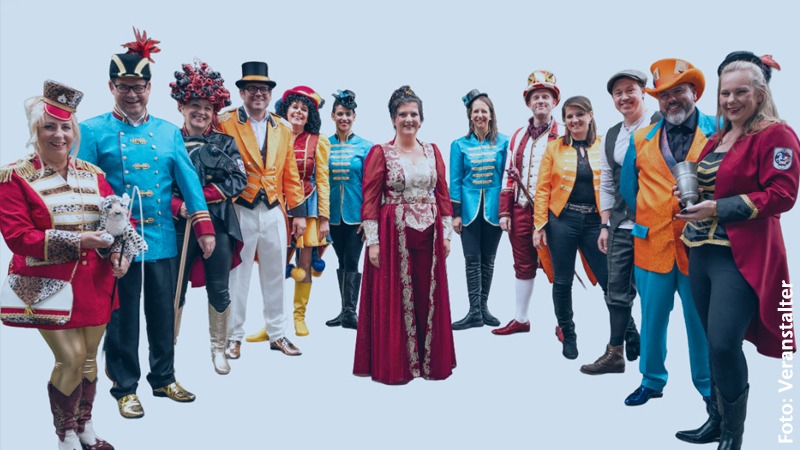 Karnevalsprinzessin Anne und ihre Freunde lesen vor.