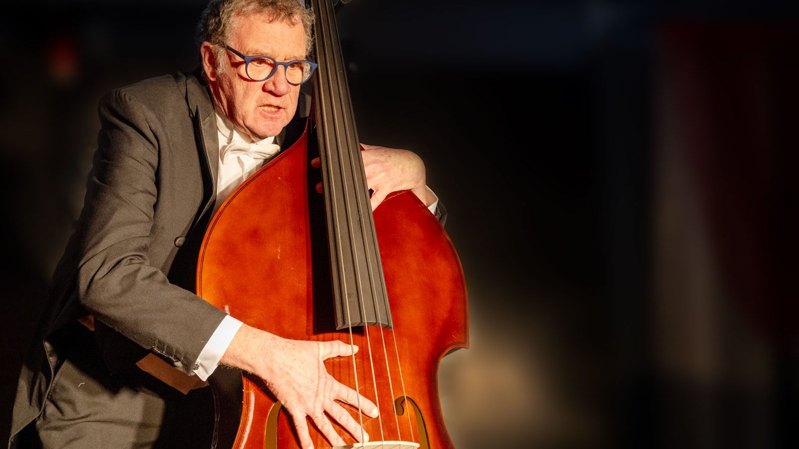 Theater Bühne frei. „Der Kontrabass“. Premiere.